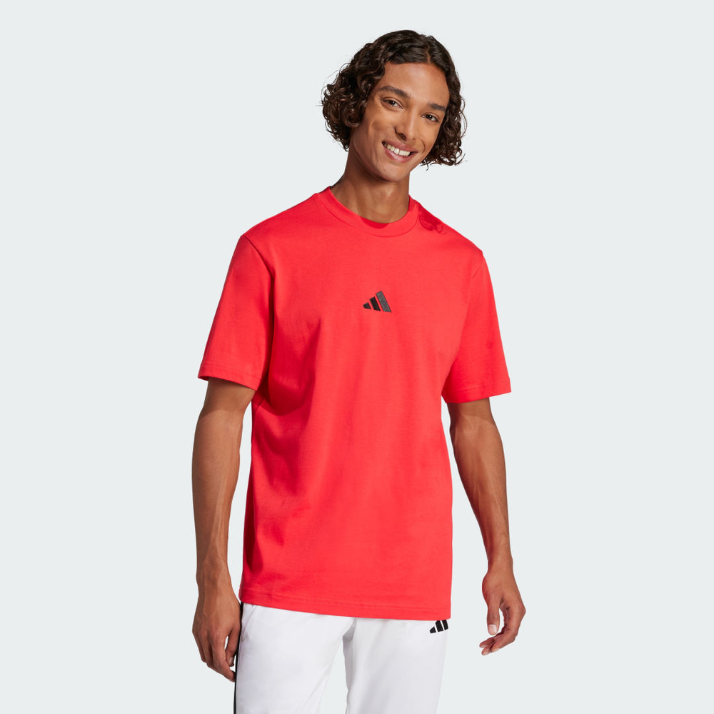 Camiseta Essentials de Malha Simples com Logotipo Pequeno Homem adidas