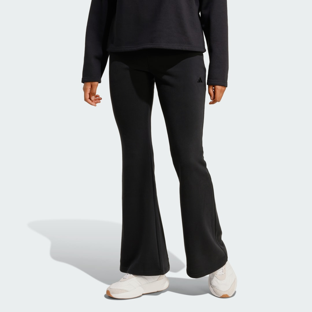 Calça Flare Moletinho Seasonal Essentials Mulher adidas