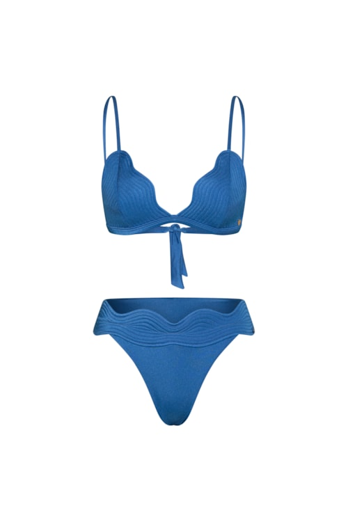 Calcinha midi em matelassê orla azul Calcinha midi em matelassê orla azul