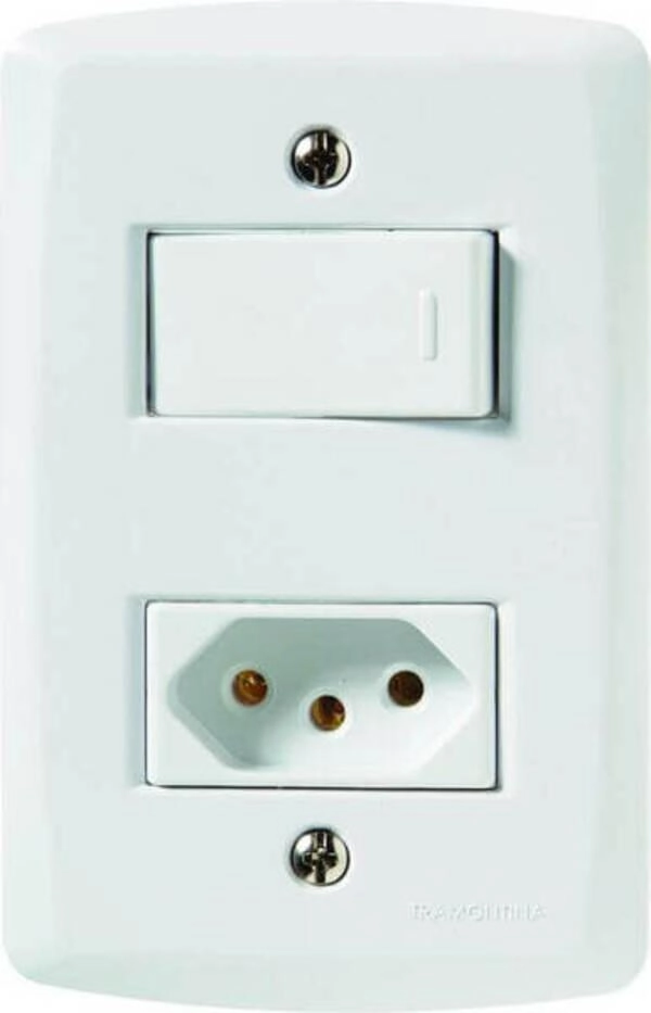 Conjunto 4x2 1 Interruptor Simples 10 A 250 V 1 Tomada 2P+T 10 A 250 V Tramontina Lux2