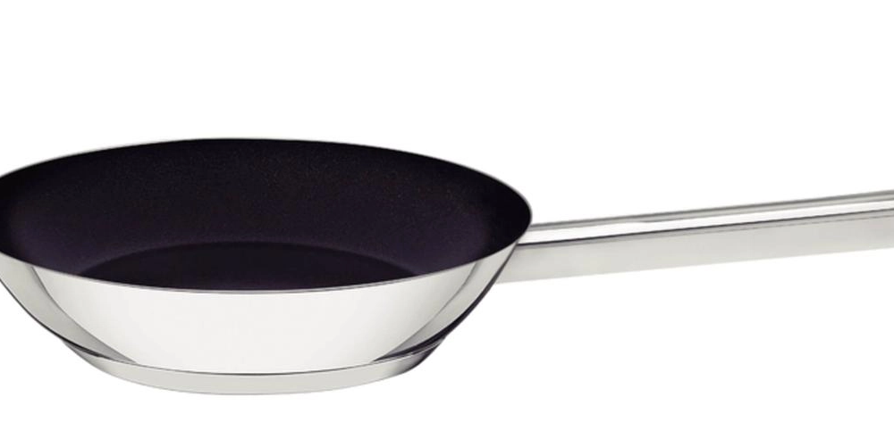 Frigideira Tramontina Ventura 24cm Em Inox Com Revestimento Interno Antiaderente Frigideira Tramontina Ventura 24cm Em Inox Com Revestimento Interno Antiaderente
