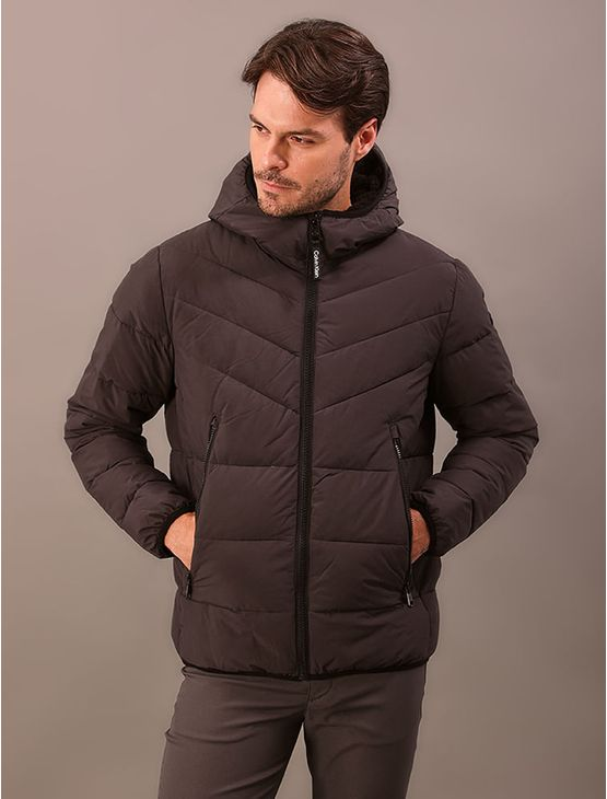 Jaqueta Masculina Matelassê Camuflada Calvin Klein - Chumbo Jaqueta Masculina Matelassê Camuflada Calvin Klein Chumbo m