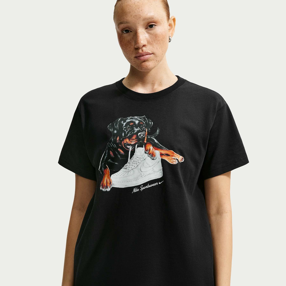 Camiseta Nike Sportswear Classic Oversized Feminina Camiseta Nike Sportswear Classic Oversized Feminina