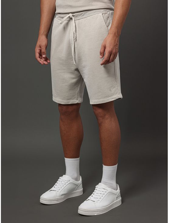 Bermuda Masculina Moletom Monograma Calvin Klein Jeans - Caqui Claro Bermuda Masculina Moletom Monograma Calvin Klein Jeans Caqui Claro p Bermuda Masculina Moletom Monograma Calvin Klein Jeans - Caqui Claro Bermuda Masculina Moletom Monograma Calvin Klein Jeans Caqui Claro p