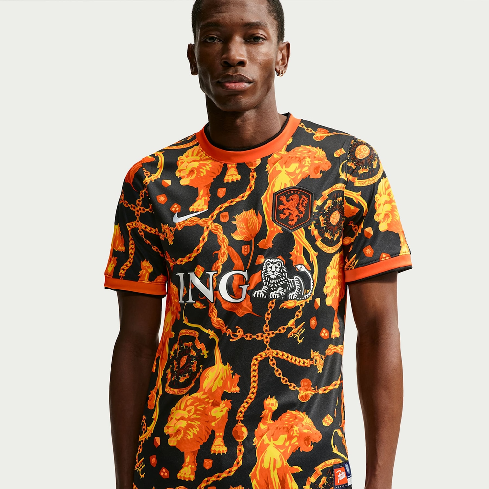 Camiseta Holanda Nike x Patta Dri-FIT Academy Pro Pré-Jogo Masculina Camiseta Holanda Nike x Patta Dri-FIT Academy Pro Pré-Jogo Masculina