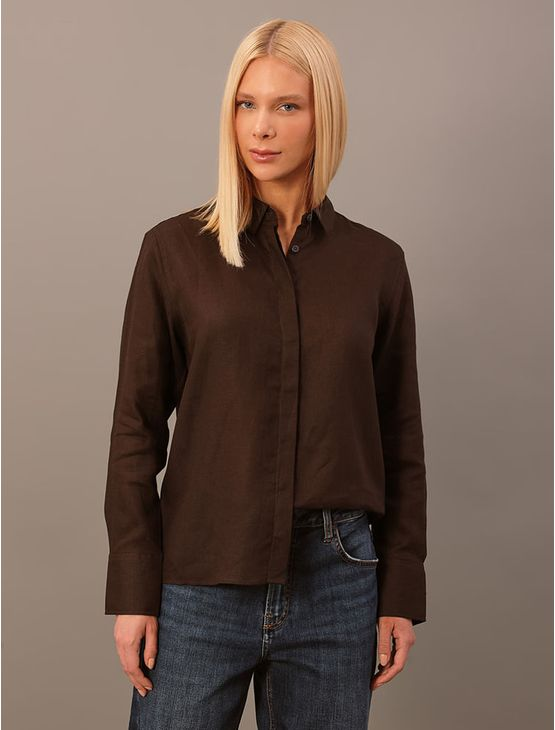 Camisa Calvin Klein Feminina Linho Lisa - Marrom Camisa Calvin Klein Feminina Linho Lisa Marrom 38 Camisa Calvin Klein Feminina Linho Lisa - Marrom Camisa Calvin Klein Feminina Linho Lisa Marrom 38