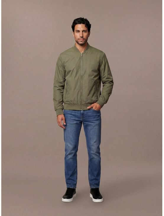 Jaqueta Calvin Klein Bomber Slim - Oliva Jaqueta Calvin Klein Bomber Slim Oliva Gg Jaqueta Calvin Klein Bomber Slim - Oliva Jaqueta Calvin Klein Bomber Slim Oliva Gg