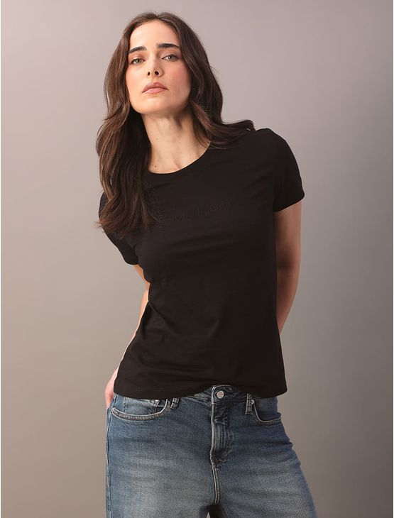 Camiseta Logo Embossed Bordado - Preto Camiseta Logo Embossed Bordado Preto g Camiseta Logo Embossed Bordado - Preto Camiseta Logo Embossed Bordado Preto g