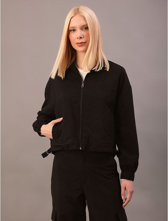 Jaqueta Calvin Klein Jeans Feminino Tecido Tecnológico - Preto Jaqueta Calvin Klein Jeans Feminino Tecido Tecnológico Preto 42 Jaqueta Calvin Klein Jeans Feminino Tecido Tecnológico - Preto Jaqueta Calvin Klein Jeans Feminino Tecido Tecnológico Preto 42