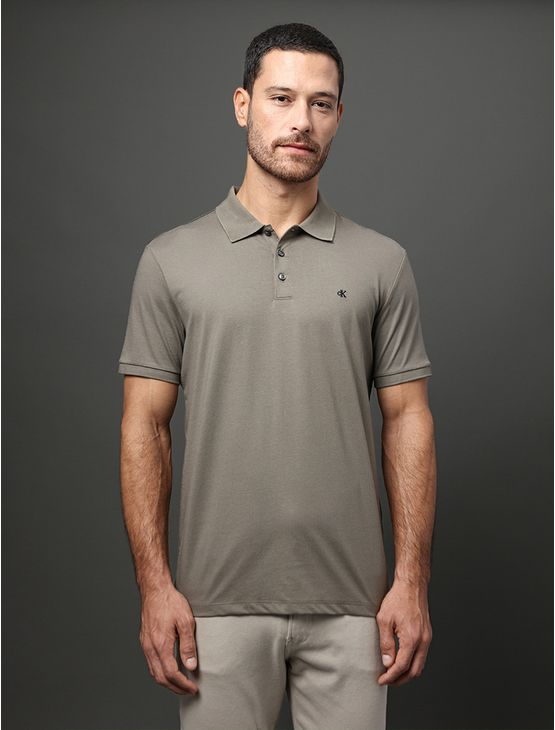 Polo Masculina Básica Smooth Cotton Calvin Klein - Camurça Polo Masculina Básica Smooth Cotton Calvin Klein Camurça p Polo Masculina Básica Smooth Cotton Calvin Klein - Camurça Polo Masculina Básica Smooth Cotton Calvin Klein Camurça p