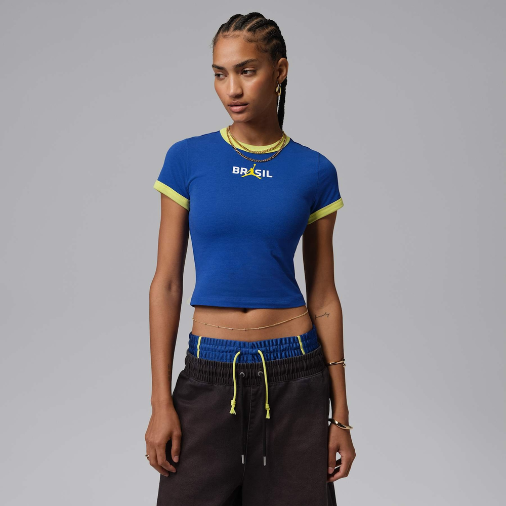 Camiseta Brasil Jordan Retro Crew Feminina Camiseta Brasil Jordan Retro Crew Feminina