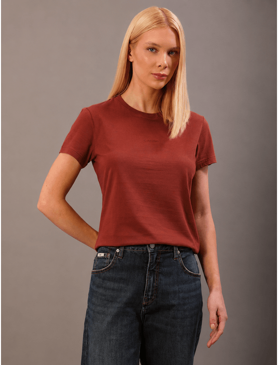 Camiseta Calvin Klein Feminina Viscolycra Ck - Ferrugem Camiseta Calvin Klein Feminina Viscolycra Ck Ferrugem m Camiseta Calvin Klein Feminina Viscolycra Ck - Ferrugem Camiseta Calvin Klein Feminina Viscolycra Ck Ferrugem m