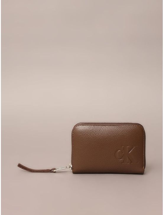Carteira Pequena Calvin Klein Jeans Queima Calvin Klein - Marrom Carteira Pequena Calvin Klein Jeans Queima Calvin Klein Marrom u Carteira Pequena Calvin Klein Jeans Queima Calvin Klein - Marrom Carteira Pequena Calvin Klein Jeans Queima Calvin Klein Marrom u
