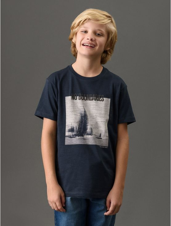Camiseta Menino No Boundaries Calvin Klein Jeans - Marinho Camiseta Menino No Boundaries Calvin Klein Jeans Marinho 6 Camiseta Menino No Boundaries Calvin Klein Jeans - Marinho Camiseta Menino No Boundaries Calvin Klein Jeans Marinho 6