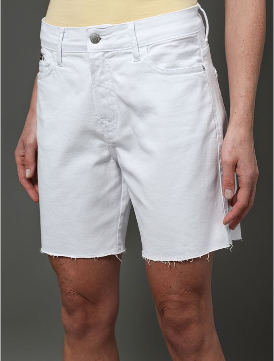 Bermuda Feminina Color Infinite White Calvin Klein Jeans - Branco Bermuda Feminina Color Infinite White Calvin Klein Jeans Branco 36 Bermuda Feminina Color Infinite White Calvin Klein Jeans - Branco Bermuda Feminina Color Infinite White Calvin Klein Jeans Branco 36