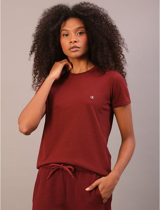 Camiseta Manga Curta Feminina Logo Calvin Klein Bordado - Bordo Camiseta Manga Curta Feminina Logo Calvin Klein Bordado Bordo m Camiseta Manga Curta Feminina Logo Calvin Klein Bordado - Bordo Camiseta Manga Curta Feminina Logo Calvin Klein Bordado Bordo m