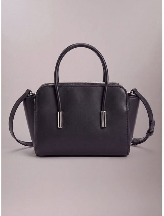Bolsa Calvin Klein Zíper Com Alça Removível - Preto Bolsa Calvin Klein Zíper Com Alça Removível Preto u Bolsa Calvin Klein Zíper Com Alça Removível - Preto Bolsa Calvin Klein Zíper Com Alça Removível Preto u