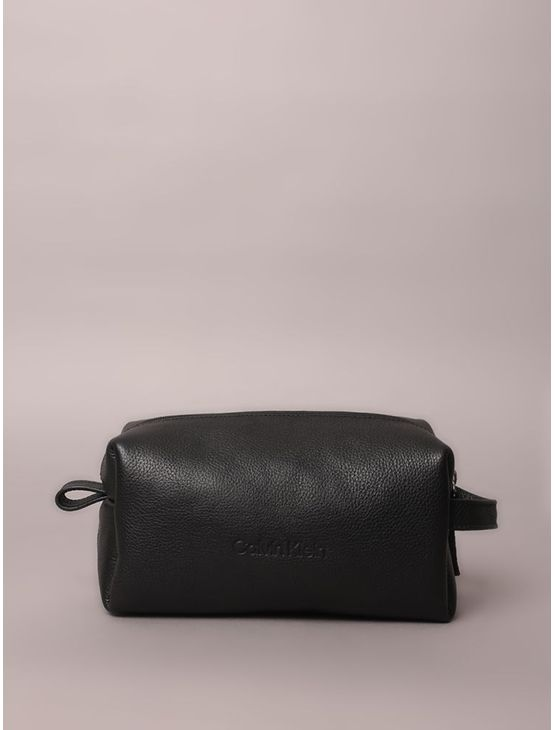 Necessaire Calvin Klein Couro - Preto Necessaire Calvin Klein Couro Preto u Necessaire Calvin Klein Couro - Preto Necessaire Calvin Klein Couro Preto u