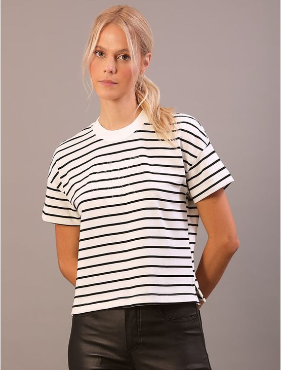 Camiseta Calvin Klein Jeans Feminino Manga Curta Puff Bordado - Preto Camiseta Calvin Klein Jeans Feminino Manga Curta Puff Bordado Preto Gg
