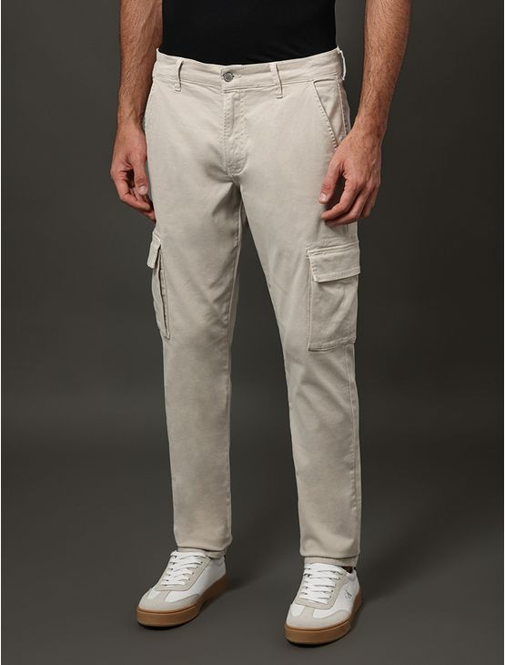 Calça Masculina New Skinny Cargo Calvin Klein Jeans - Caqui Claro Calça Masculina New Skinny Cargo Calvin Klein Jeans Caqui Claro 46 Calça Masculina New Skinny Cargo Calvin Klein Jeans - Caqui Claro Calça Masculina New Skinny Cargo Calvin Klein Jeans Caqui Claro 46