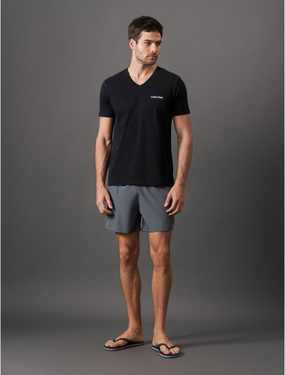 Camiseta Manga Curta Decote v Logo No Peito Calvin Klein Swimwear - Preto Camiseta Manga Curta Decote v Logo No Peito Calvin Klein Swimwear Preto g Camiseta Manga Curta Decote v Logo No Peito Calvin Klein Swimwear - Preto Camiseta Manga Curta Decote v Logo No Peito Calvin Klein Swimwear Preto g