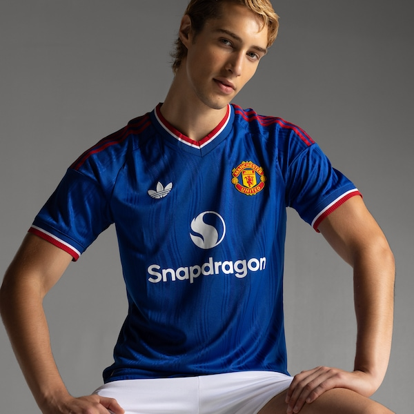 Camisa Manchester United II 2026/27 adidas Jogador Masculina Camisa Manchester United II 2026/27 adidas Jogador Masculina
