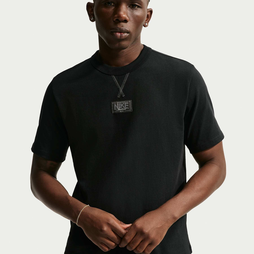 Camiseta Nike Sportswear Tailored Patch Unissex
