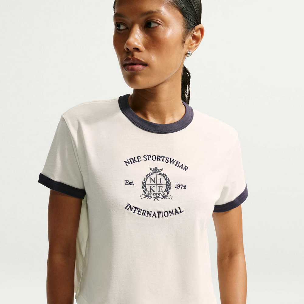 Camiseta Nike Sportswear Club Ringer 28 Feminina