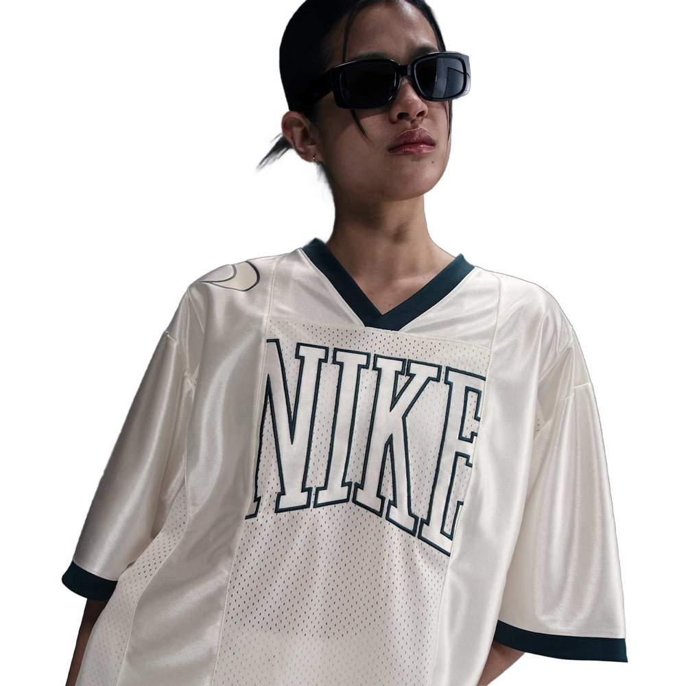 Camiseta Nike Sportswear Street GX Feminina Camiseta Nike Sportswear Street GX Feminina