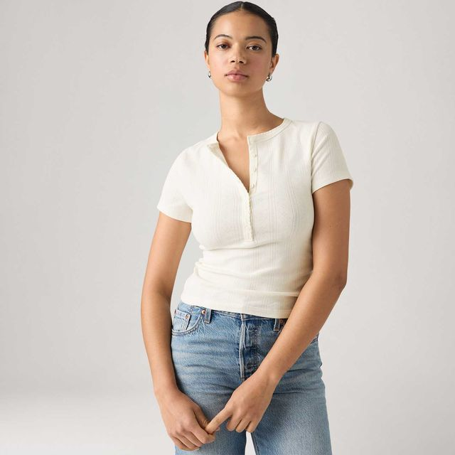 Blusa Levi's® Dry Goods Pointelle Henley Manga Curta Cru - XS USA | PP BR Blusa Levi's® Dry Goods Pointelle Henley Manga Curta Cru - XS USA | PP BR