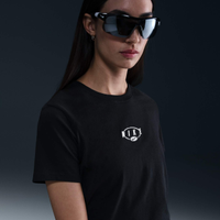 Camiseta Nike Sportswear Club Feminina