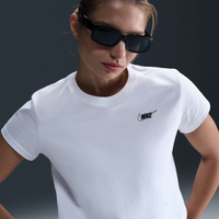 Camiseta Nike Sportswear Club Feminina