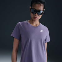 Camiseta Nike Sportswear Club Essentials Feminina