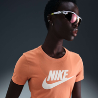 Camiseta Nike Sportswear Essentials Feminina