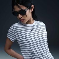 Camiseta Nike Sportswear Chill Knit Feminina
