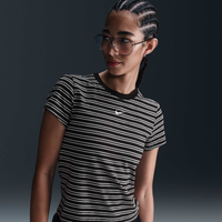 Camiseta Nike Sportswear Chill Knit Feminina