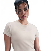 Camiseta Nike Sportswear Chill Knit Cropped Feminina