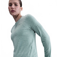 Camiseta Nike Dri-FIT Swift Crew Feminina