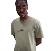 Camiseta Nike Sportswear Essential Masculina