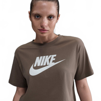 Camiseta Nike Sportswear Essential Feminina