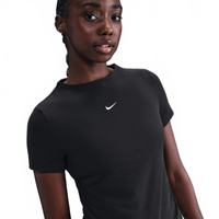 Camiseta Nike Sportswear Chill Knit Feminina