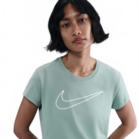 Camiseta Nike Sportswear Club Feminina