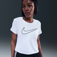 Camiseta Nike Sportswear Club Feminina
