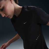Blusa Manga Longa Nike Dri-FIT Swift Feminina