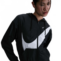Jaqueta Nike Sportswear Classic Woven Feminina
