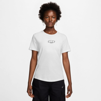 Camiseta Nike Sportswear Club Feminina