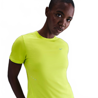 Camiseta Nike Dri-FIT Swift Feminina