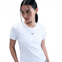 Camiseta Nike Sportswear Feminina
