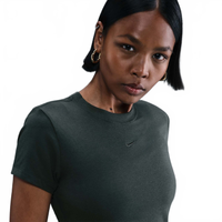 Camiseta Nike Sportswear Chill Knit Cropped Feminina