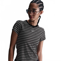 Camiseta Nike Sportswear Chill Knit Feminina